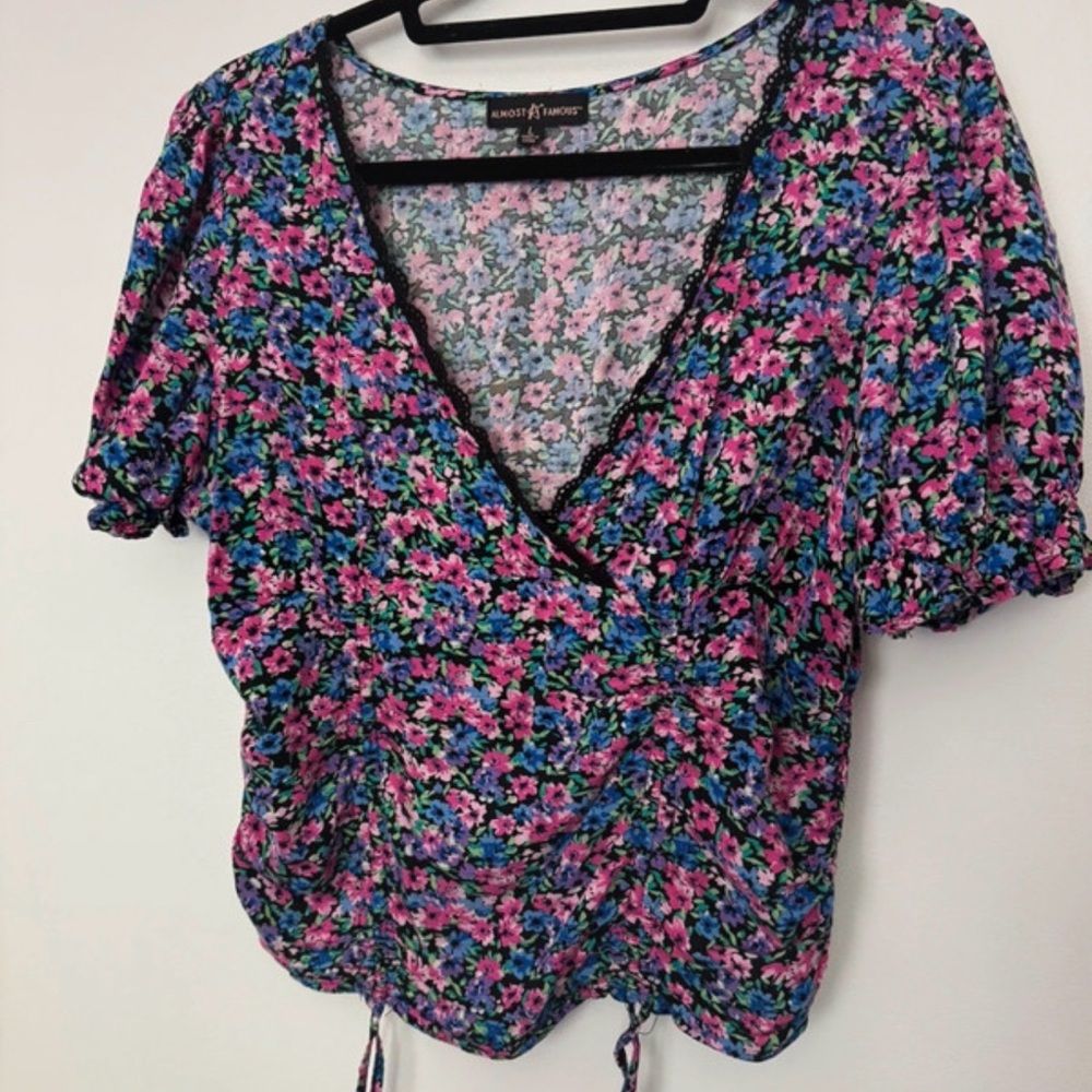 Almost Famous Floral Puff Sleeve Blouse